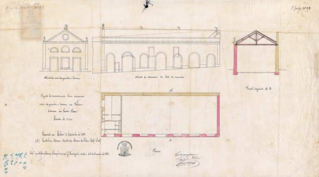 Ein detaillierter architektonischer Grundriss eines mehrfenstrigen Gebäudes, das mutmaßlich ein Standortplan für eine neue Schule in London ist, mit umfassenden Layout-Details und Textanmerkungen.