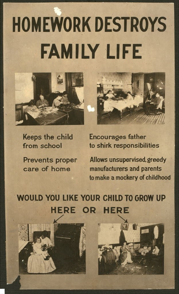 Plakat mit dem Text "Hausaufgaben zerstören das Familienleben" zeigt eine vielfältige Gruppe von Menschen, die entschlossen in die Kamera schauen.