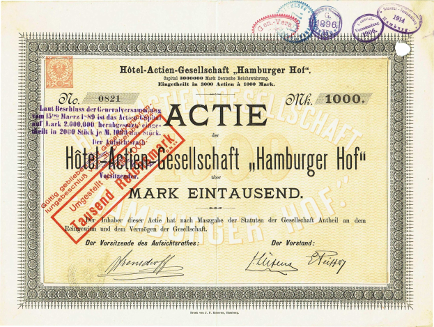 Altes Aktienzertifikat mit rotem Stempel, der "Hotel Actie Gesellschaft Hamburger Hof" liest und dekorative Texte und Stempel.
