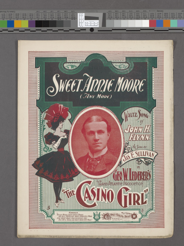 Plakat für das Theaterstück 'Sweet Annie Moore und die Casino Girl' mit zwei Schauspielern und fetter Titeltext auf einem hellgelben Hintergrund.