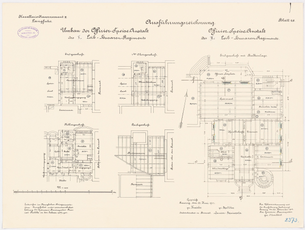 Schwarz-weißer Grundriss des ehemaligen Bundeskanzleramts in der Bundesrepublik Deutschland, der detaillierte architektonische Pläne und Textanmerkungen zeigt.