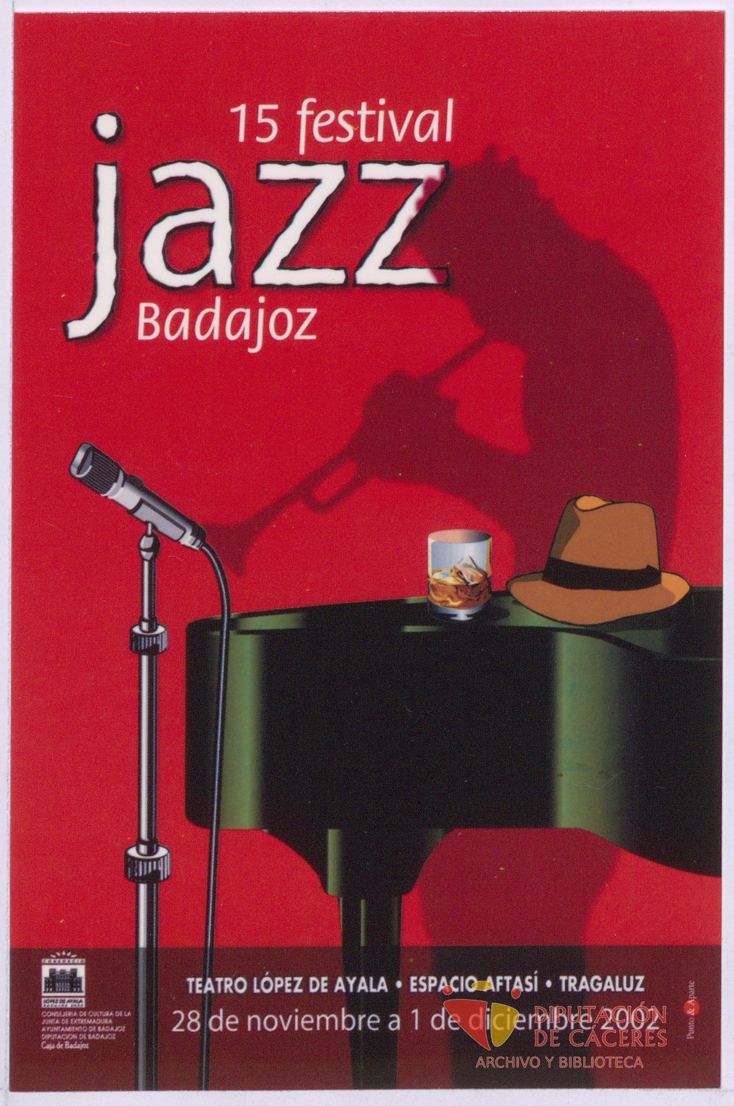 Plakat für das 15. Festival Jazz Badajoz mit einem Mikrofon, Hut und Glas auf einem Tisch mit Text, der Festivaldetails enthält.