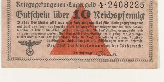 Alte deutsche 10 Reichspfennig-Banknote mit rotem Dreieck, Text und Logo auf weißem Hintergrund