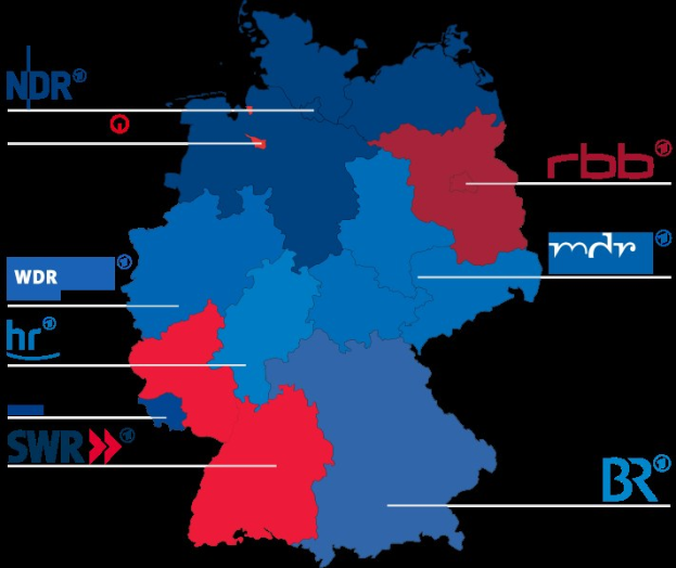 Karte von Deutschland mit Bundesländern in rot und blau markiert, um die Ergebnisse der Wahl von 2016 anzuzeigen, einschließlich der Namen der Kandidaten und des Wahldatums.